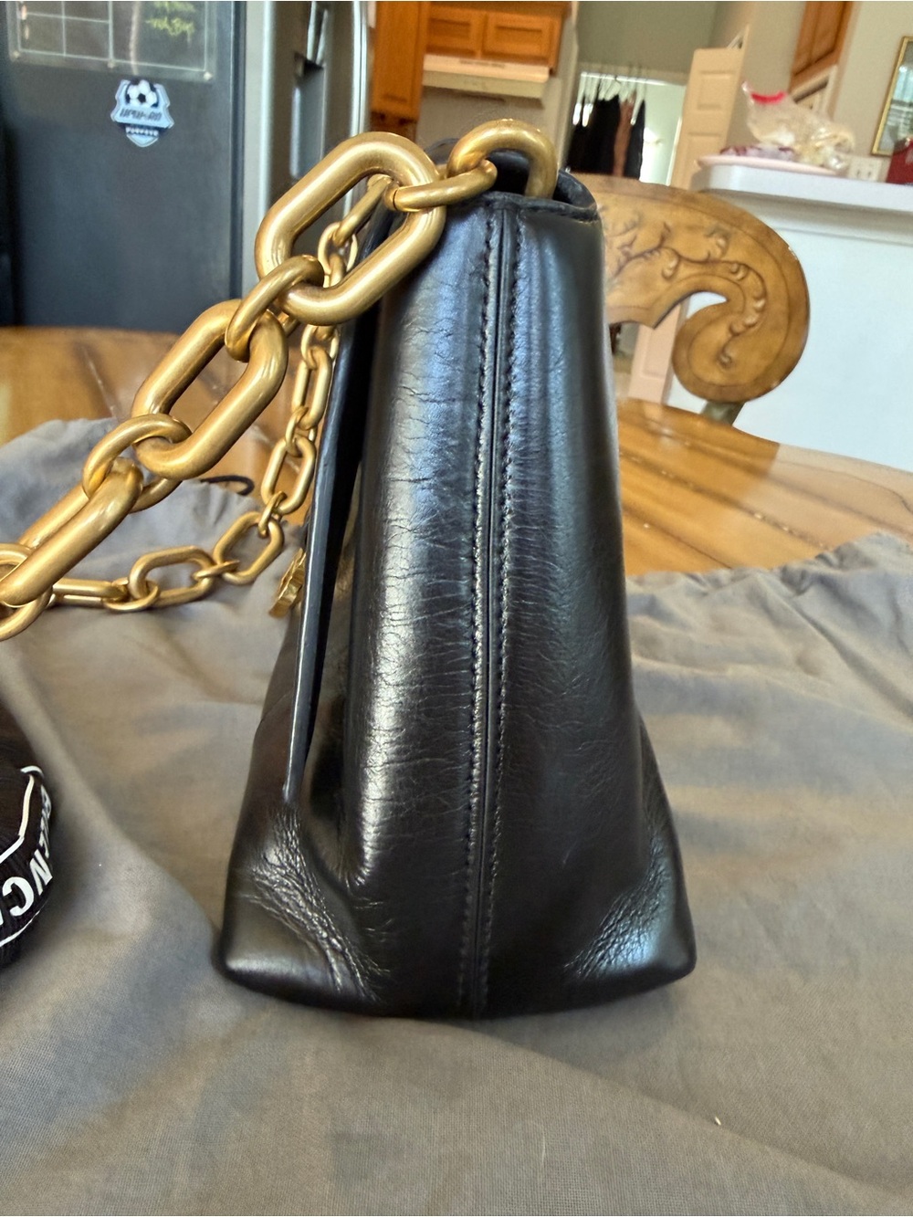 BALENCIAGA DOWNTOWN CHAIN SHOULDER BAG – BLACK - Picture 6 of 8
